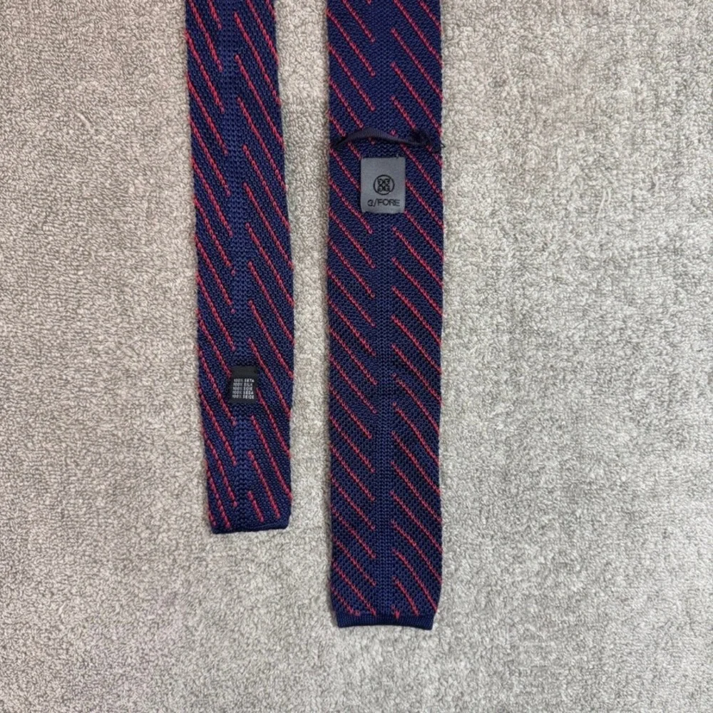 G/FORE Mens Knit Silk Tie Navy Blue Red Diagonal Stripe Square Bottom 56 Inch